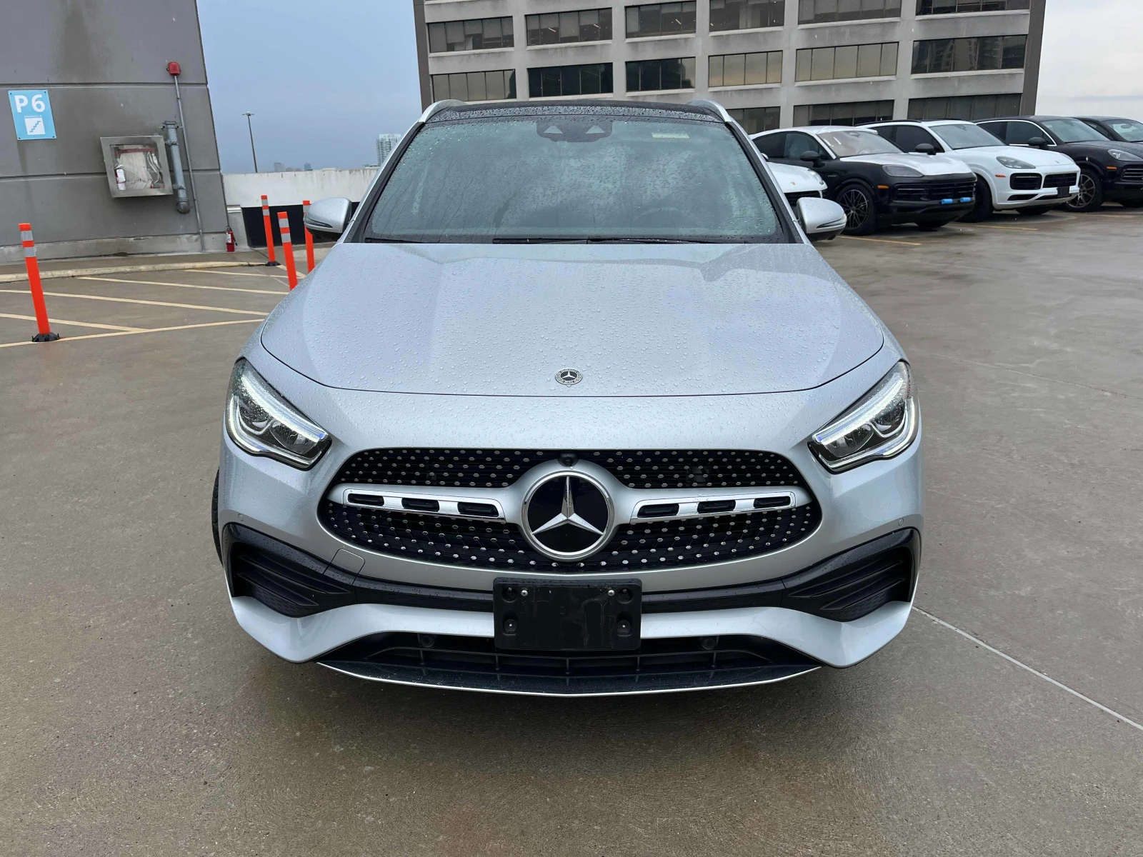 Mercedes-Benz GLA 250 ПАНОРАМА * ПОДГРЕВИ * CARFAX * АВТО КРЕДИТ * , снимка 2 - Автомобили и джипове - 55064745