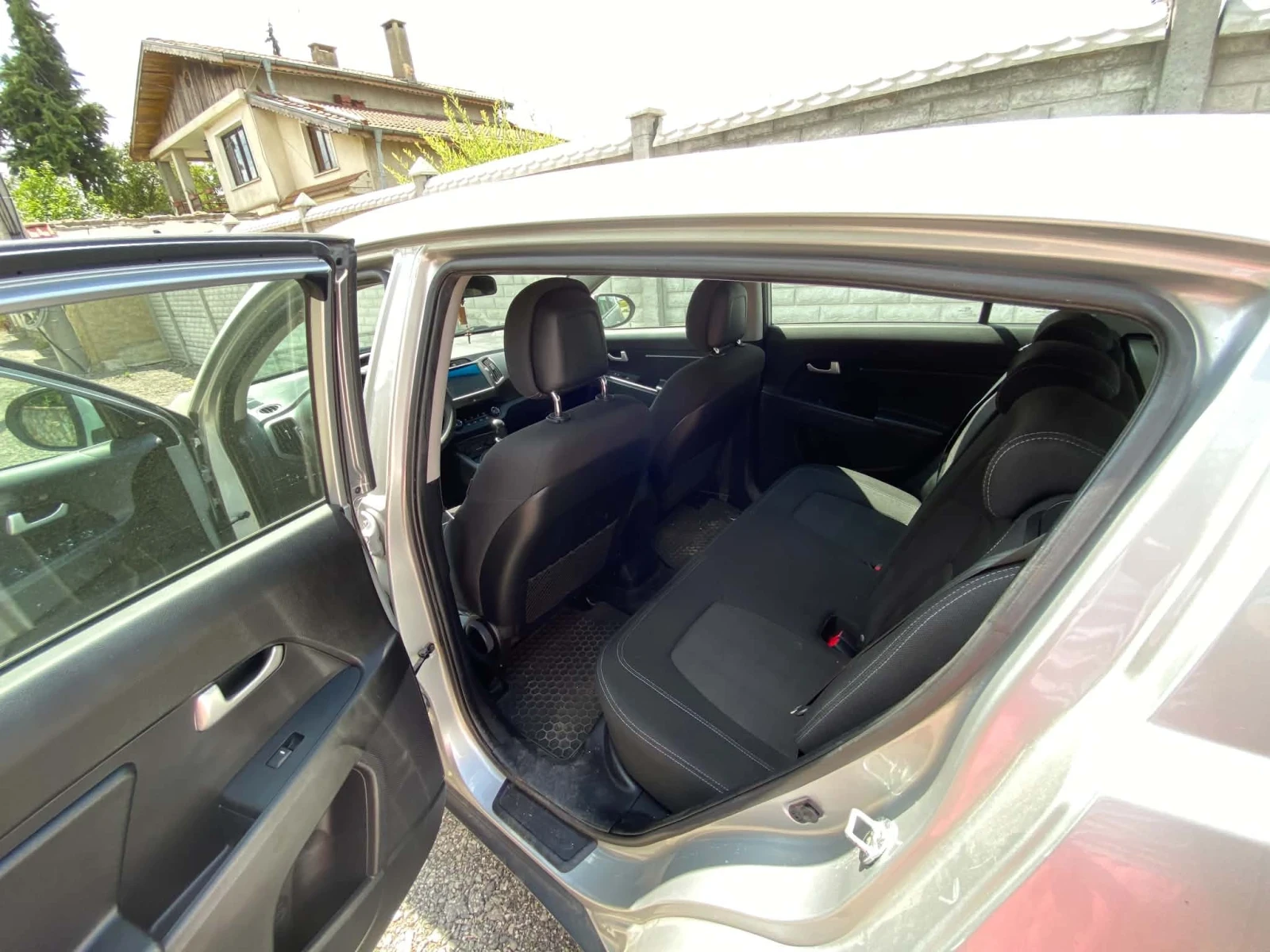Kia Sportage, снимка 5 - Автомобили и джипове - 55672055