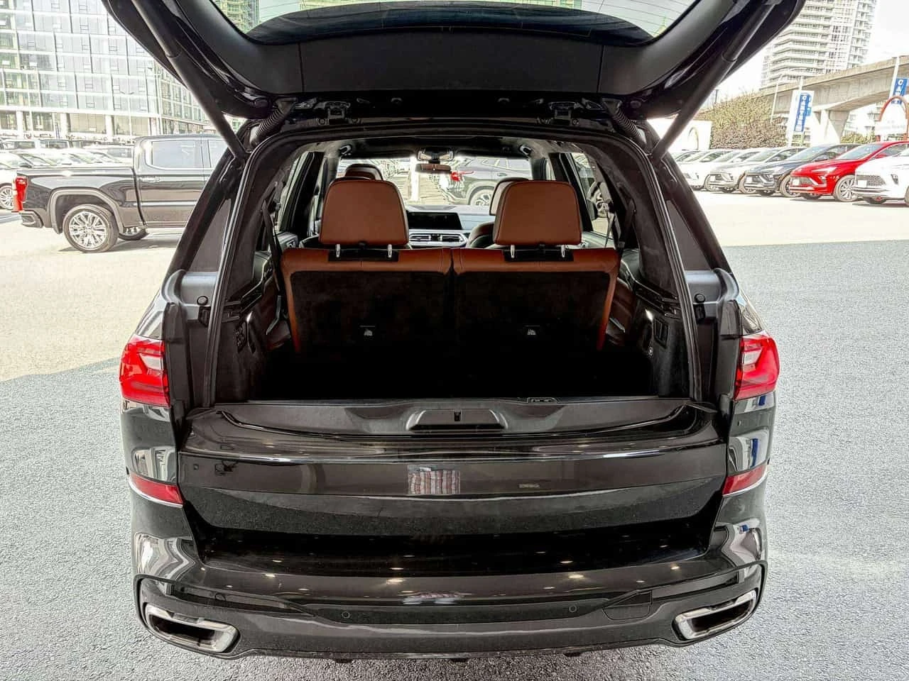 BMW X7 * 40i * Фиксирана цена до България * CARFAX * , снимка 16 - Автомобили и джипове - 56211509