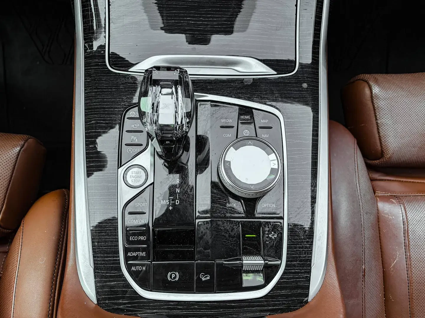 BMW X7 * 40i * Фиксирана цена до България * CARFAX * , снимка 13 - Автомобили и джипове - 56211509