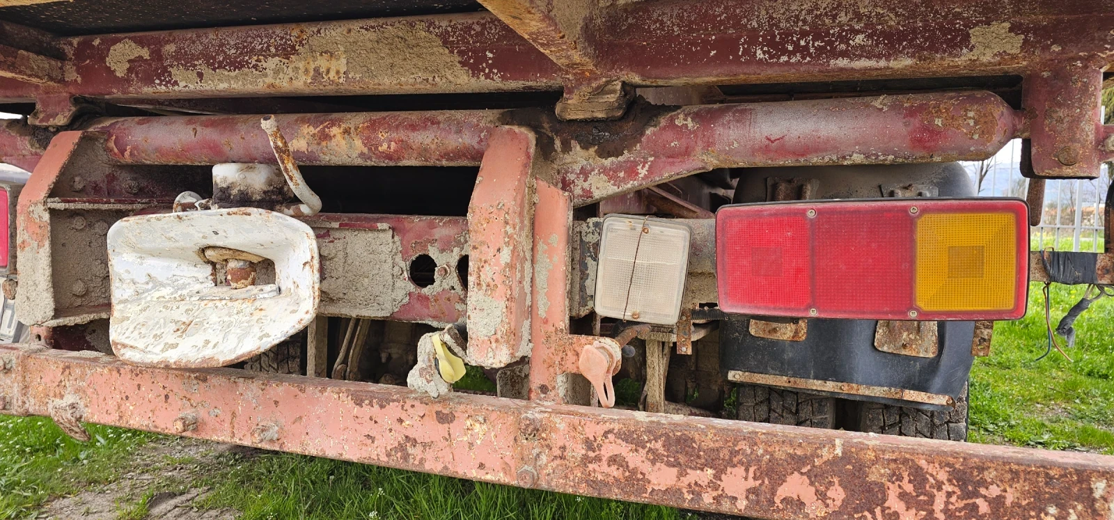 Mercedes-Benz 817 Самосвал , снимка 4 - Камиони - 54140518