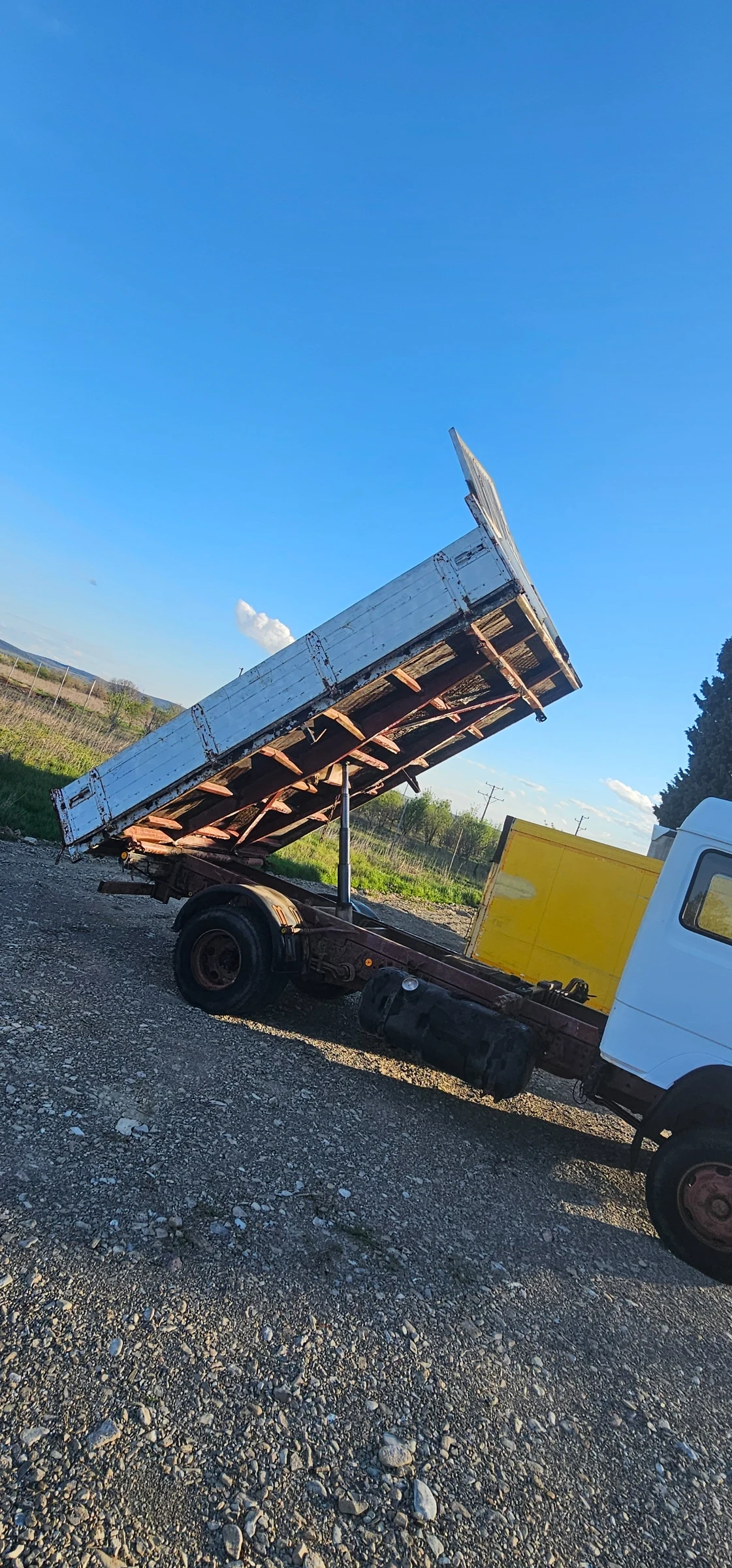 Mercedes-Benz 817 Самосвал , снимка 4 - Камиони - 54577149