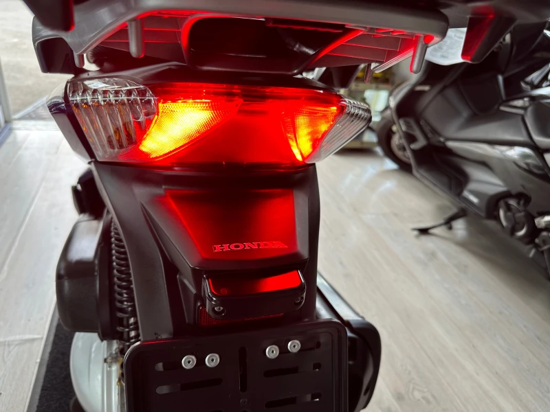 Honda Sh 300i ABS/LED 09.2016г., снимка 4 - Мотоциклети и мототехника - 51893767