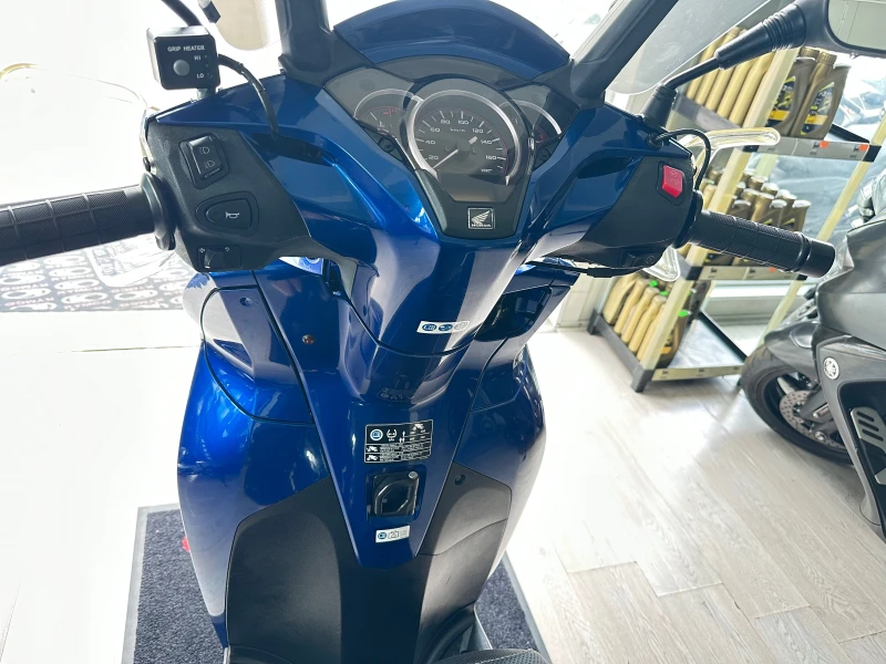 Honda Sh 300i ABS/LED 09.2016г., снимка 11 - Мотоциклети и мототехника - 51893767