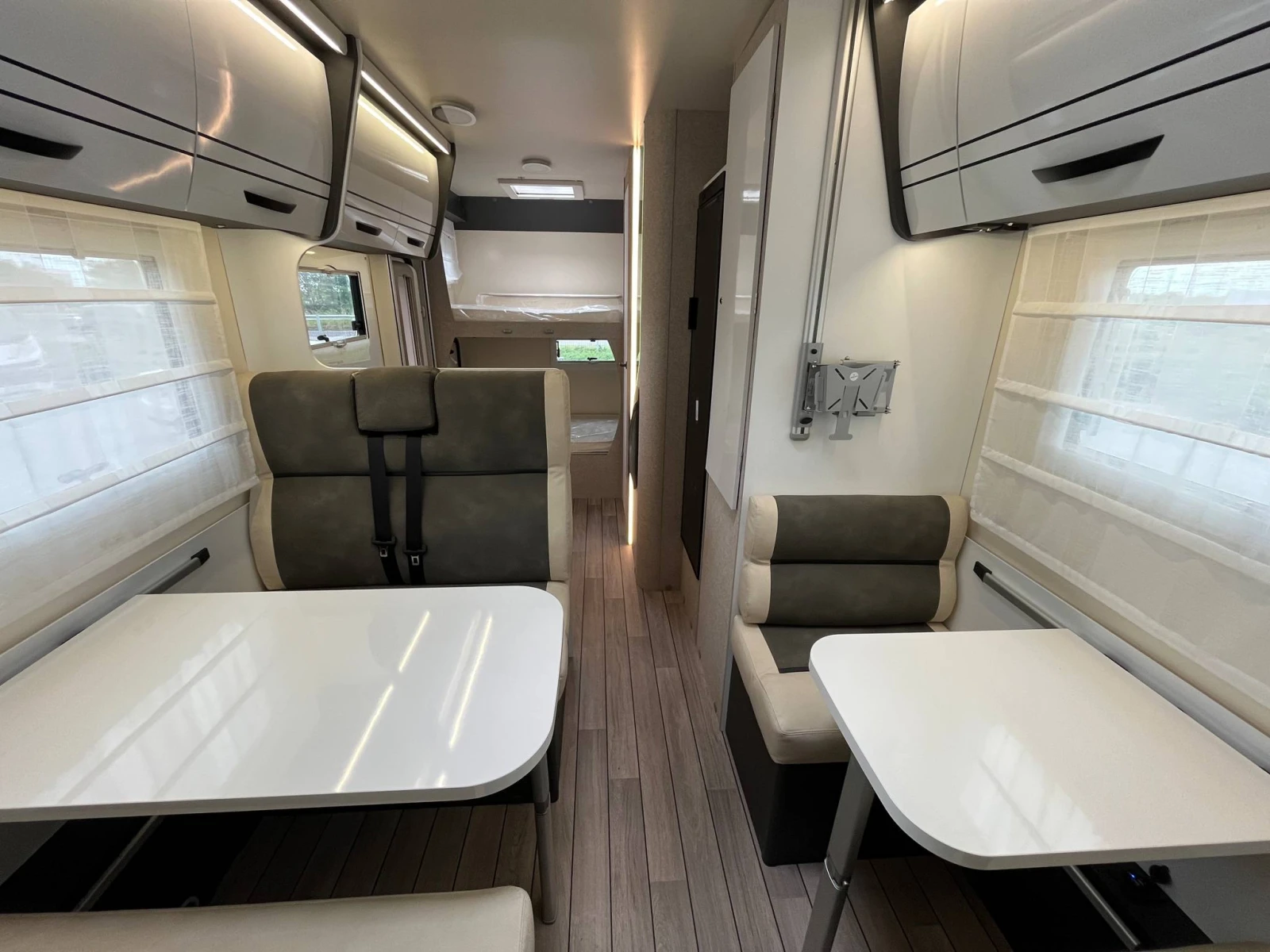 Кемпер McLouis 322 7 места Fiat* Солар* Медия* Камера, снимка 3 - Каравани и кемпери - 53899217