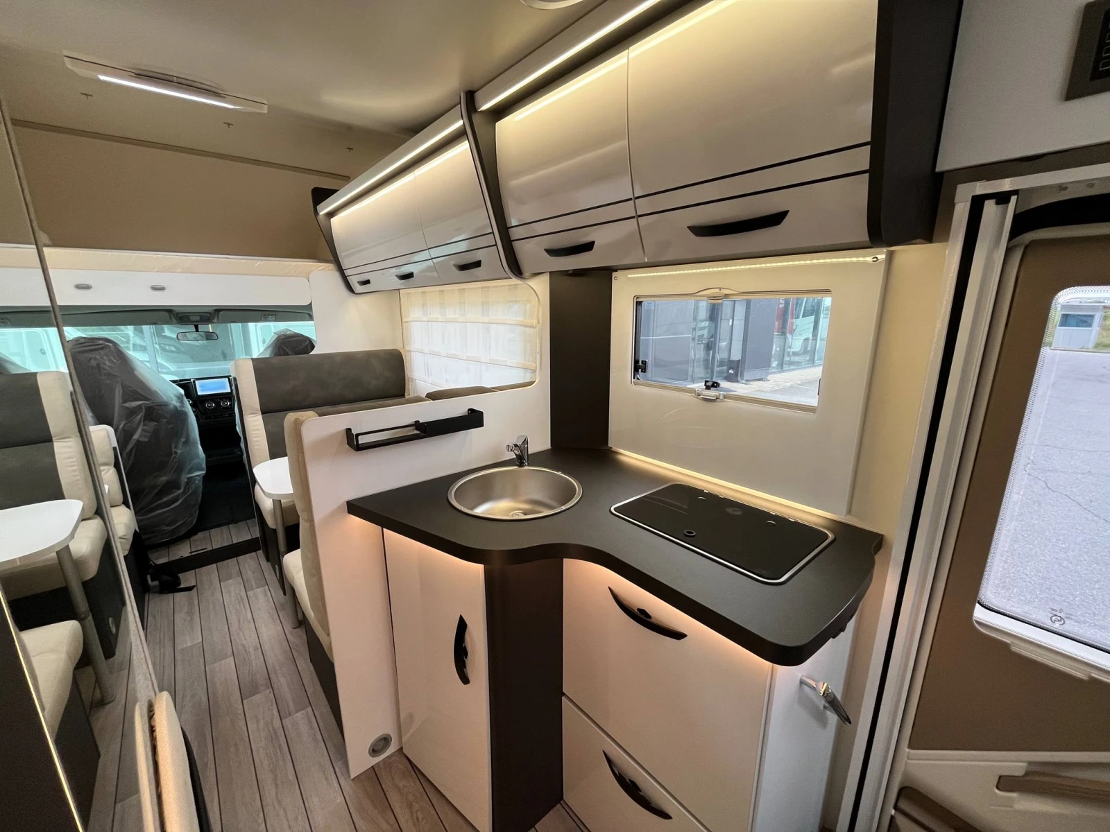 Кемпер McLouis 322 7 места Fiat* Солар* Медия* Камера, снимка 8 - Каравани и кемпери - 53899217