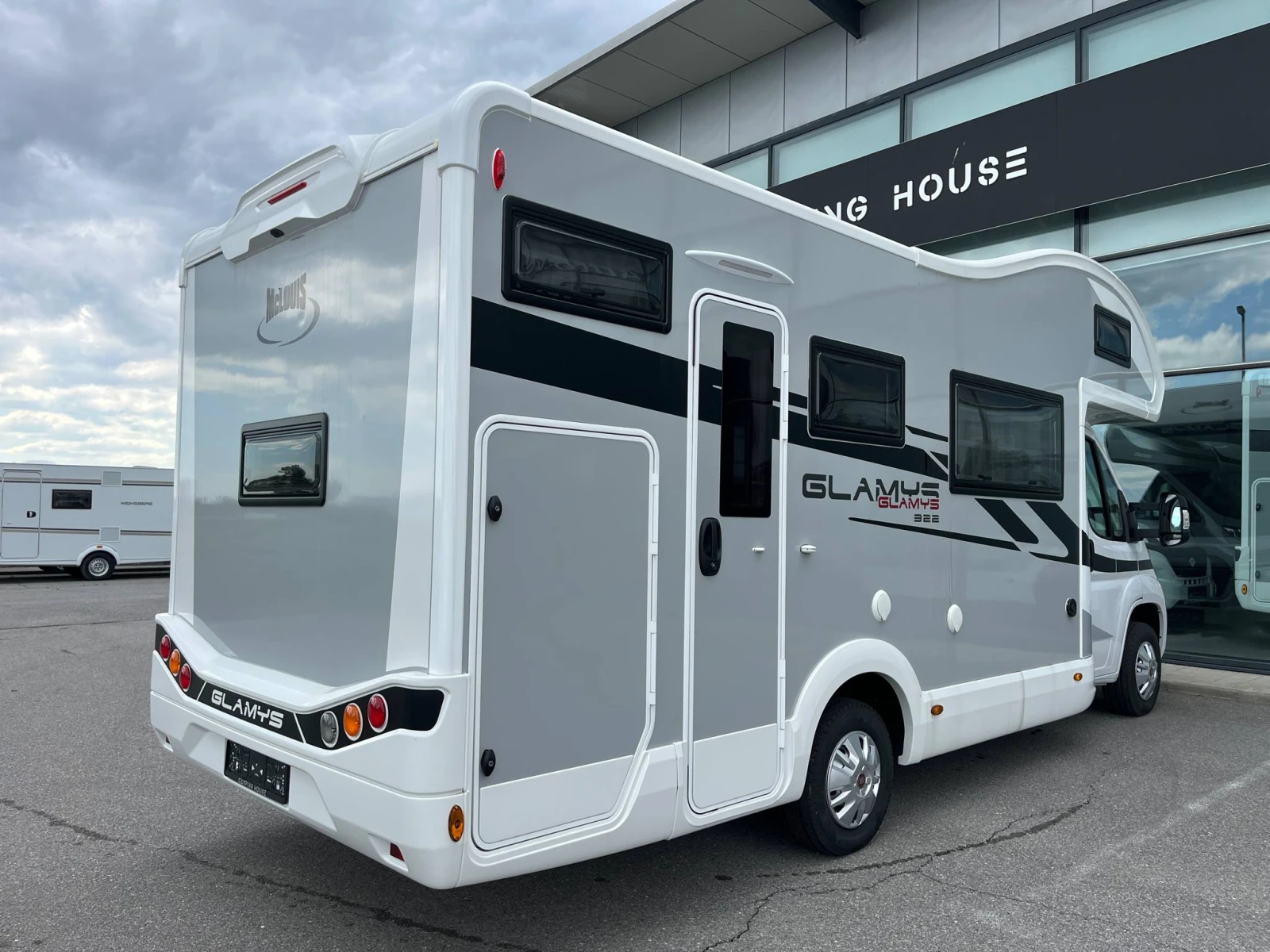 Кемпер McLouis 322 7 места Fiat* Солар* Медия* Камера, снимка 2 - Каравани и кемпери - 53899217