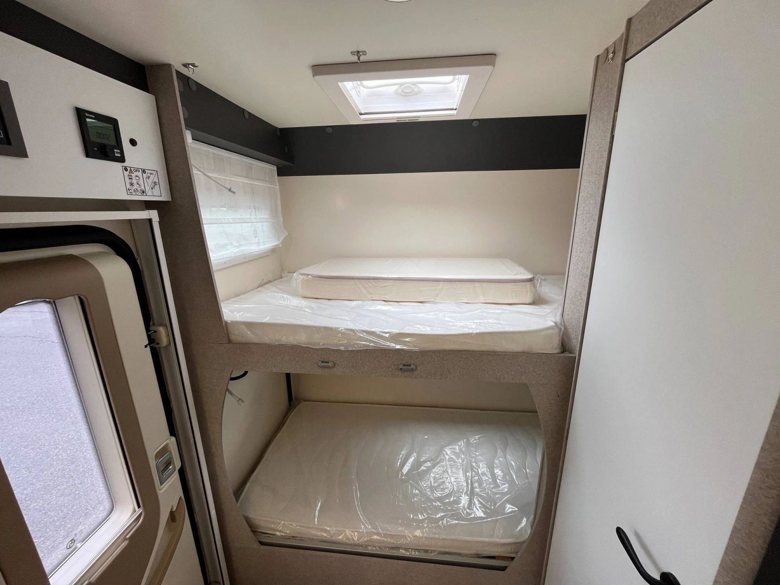 Кемпер McLouis 322 7 места Fiat* Солар* Медия* Камера, снимка 5 - Каравани и кемпери - 53899217