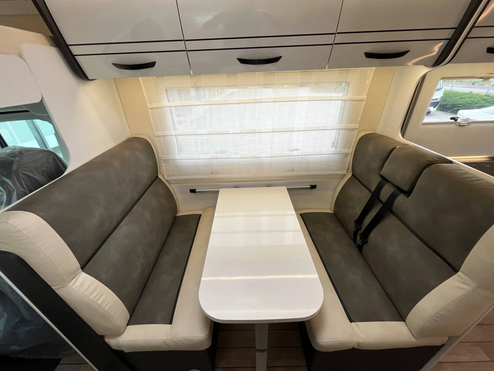 Кемпер McLouis 322 7 места Fiat* Солар* Медия* Камера, снимка 10 - Каравани и кемпери - 53899217