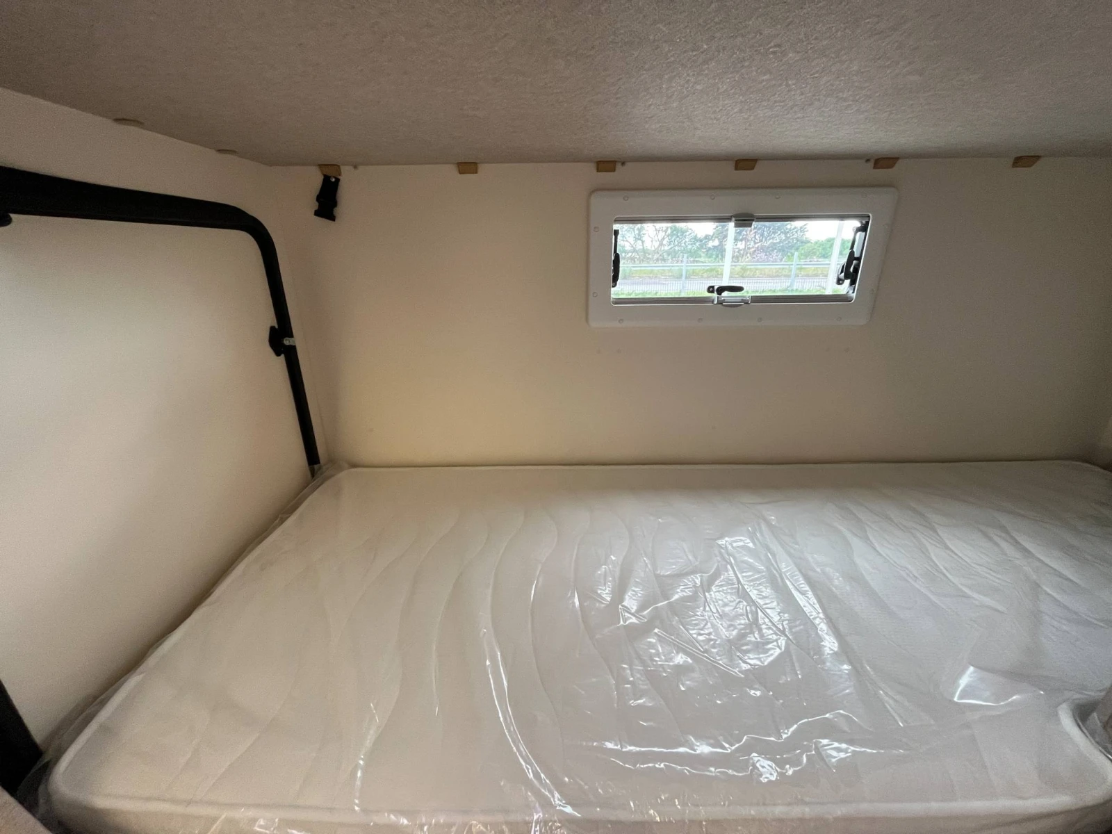 Кемпер McLouis 322 7 места Fiat* Солар* Медия* Камера, снимка 13 - Каравани и кемпери - 53899217