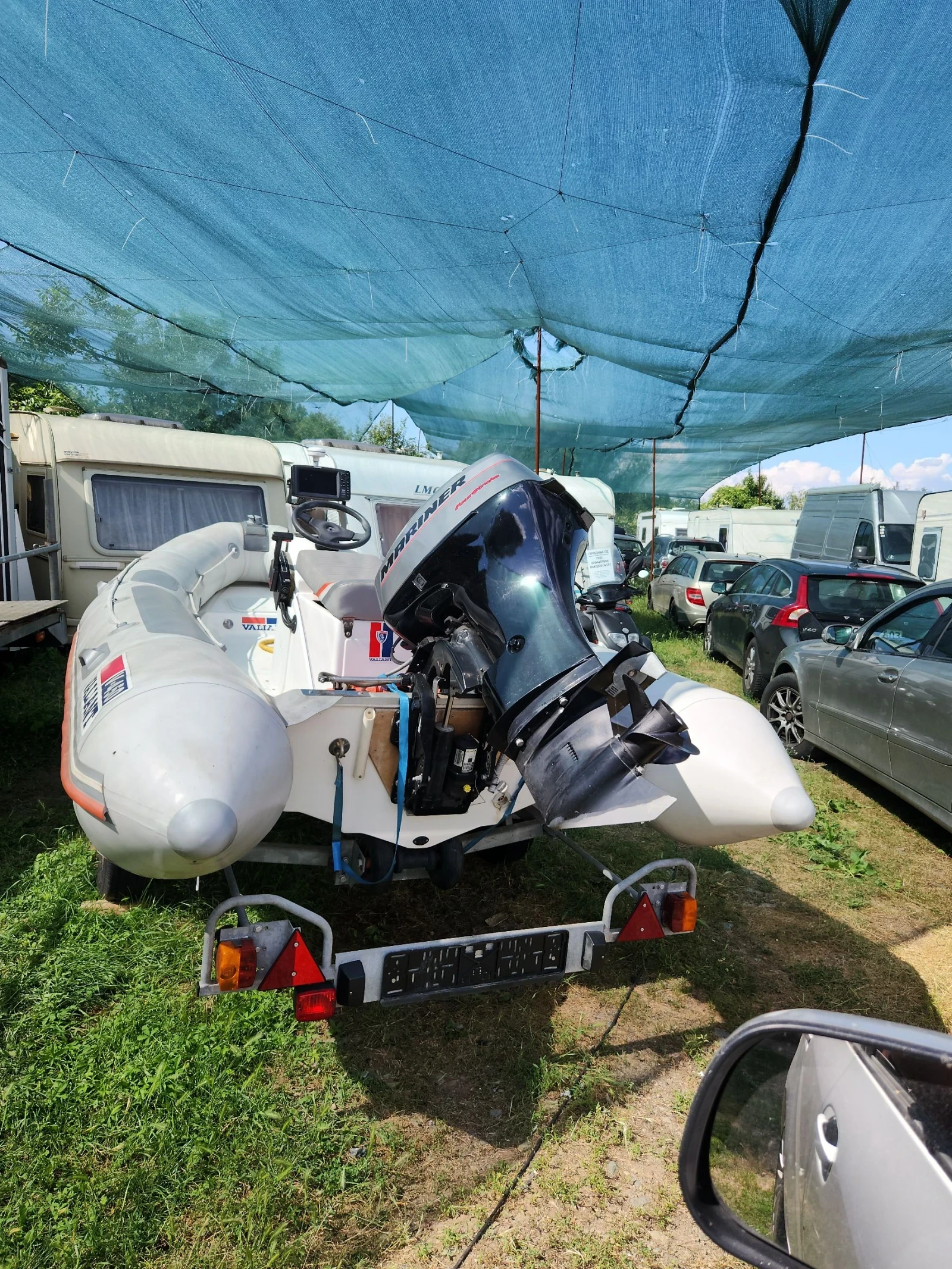 Надуваема лодка Valiant V-450, снимка 12 - Воден транспорт - 55278926
