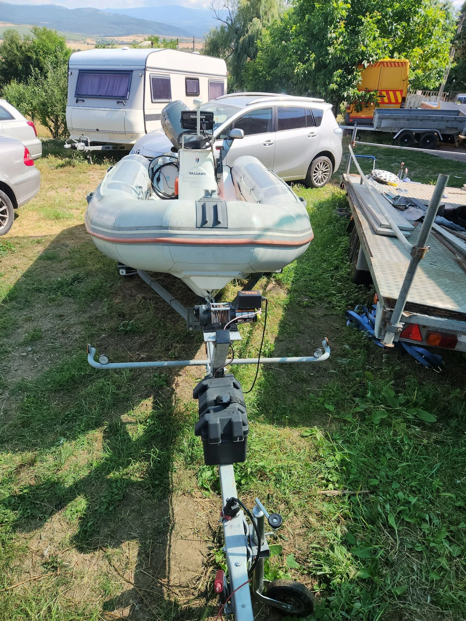 Надуваема лодка Valiant V-450, снимка 8 - Воден транспорт - 55278926