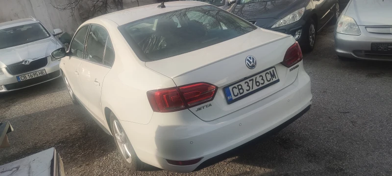 VW Jetta, снимка 4 - Автомобили и джипове - 48479181