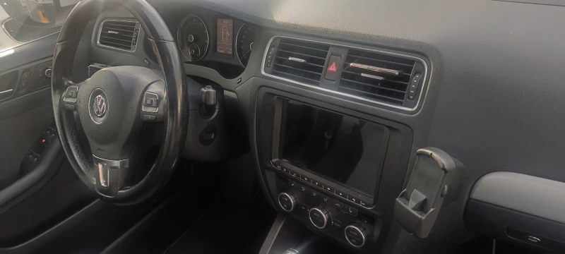 VW Jetta, снимка 5 - Автомобили и джипове - 48479181