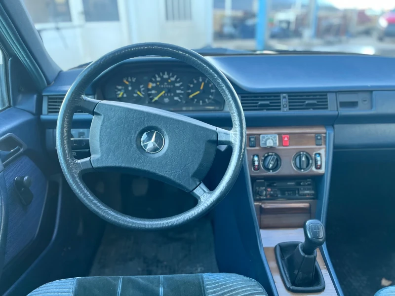 Mercedes-Benz 124 183000 km, снимка 9 - Автомобили и джипове - 48827506