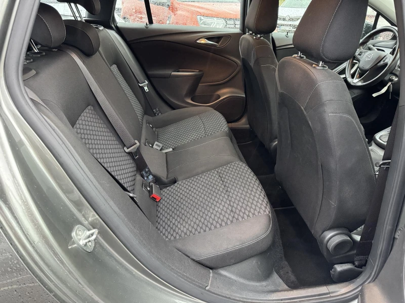 Opel Astra 1.5CDTI, снимка 10 - Автомобили и джипове - 52564857