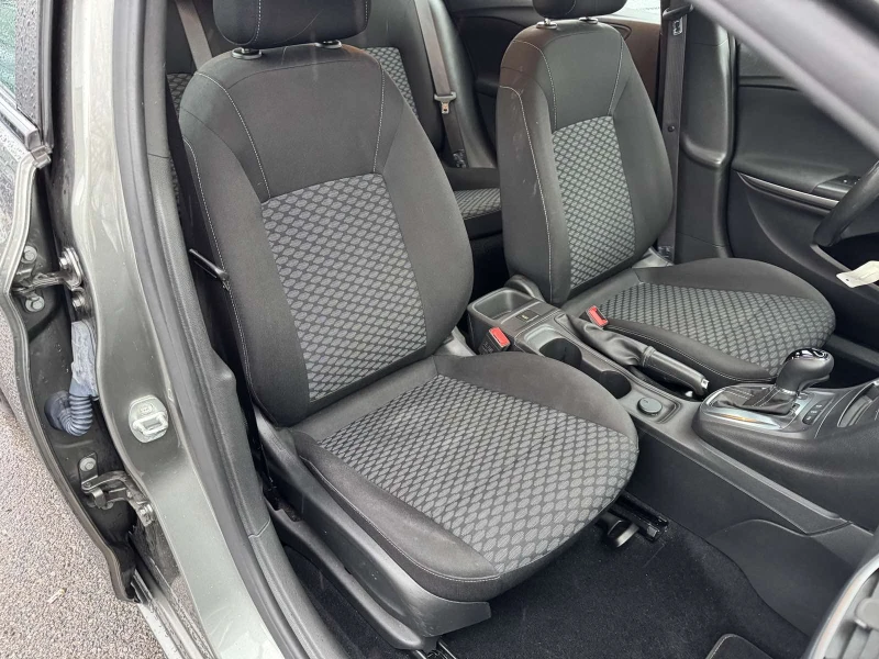 Opel Astra 1.5CDTI, снимка 9 - Автомобили и джипове - 52564857