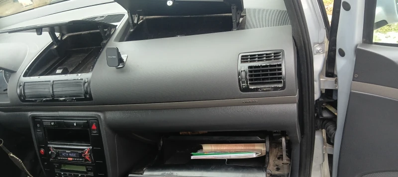 VW Sharan 1.9TDI, 131.к.с, снимка 4 - Автомобили и джипове - 53237837