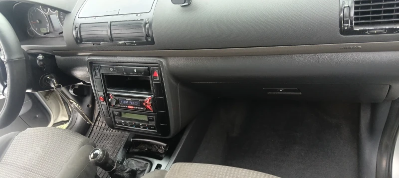 VW Sharan 1.9TDI, 131.к.с, снимка 8 - Автомобили и джипове - 53237837