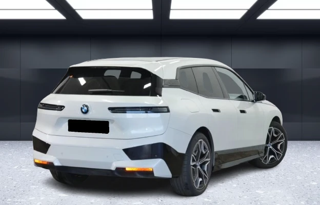 BMW iX xDrive40 = Sport Package = Гаранция - изображение 2