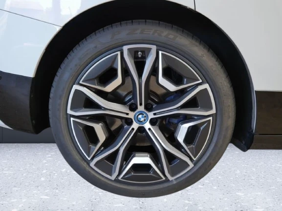 BMW iX xDrive40 = Sport Package = Гаранция - изображение 3