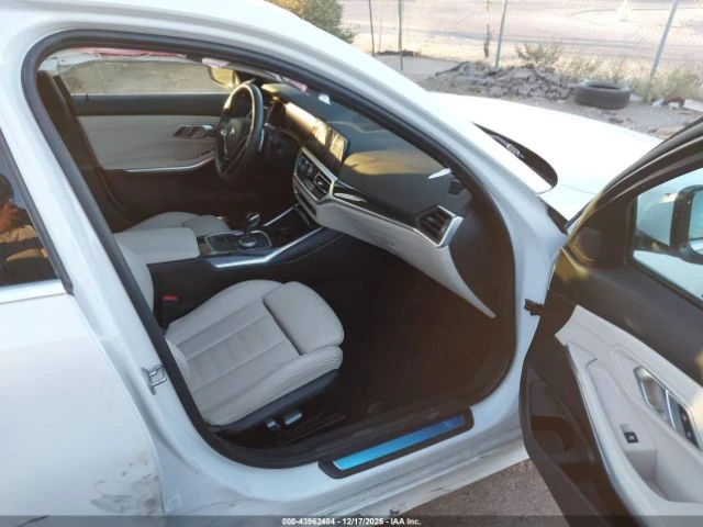 BMW 330 * XDrive* КОЖА* ПОДГРЕВ* ЛЕД* , снимка 5 - Автомобили и джипове - 53580321