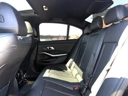 BMW 330 XDRIVE* FACE* ПОДГРЕВ* КАМЕРА* ШИБИДАХ* КЕЙЛЕС, снимка 14 - Автомобили и джипове - 54563290