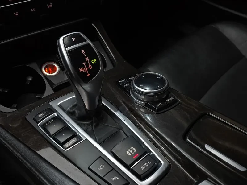 BMW 520, снимка 9 - Автомобили и джипове - 54591187