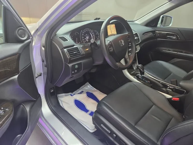 Honda Accord 2.4 - САМО 30% АВАНС, снимка 16 - Автомобили и джипове - 56219959