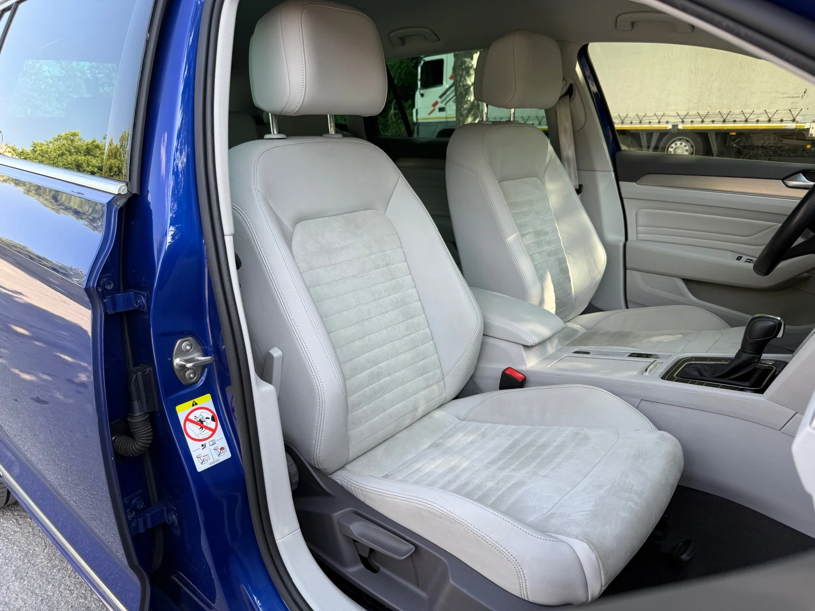VW Passat 2.0 TDI FACE R-LINE 190к.с Digital Distr Кожа - изображение 10