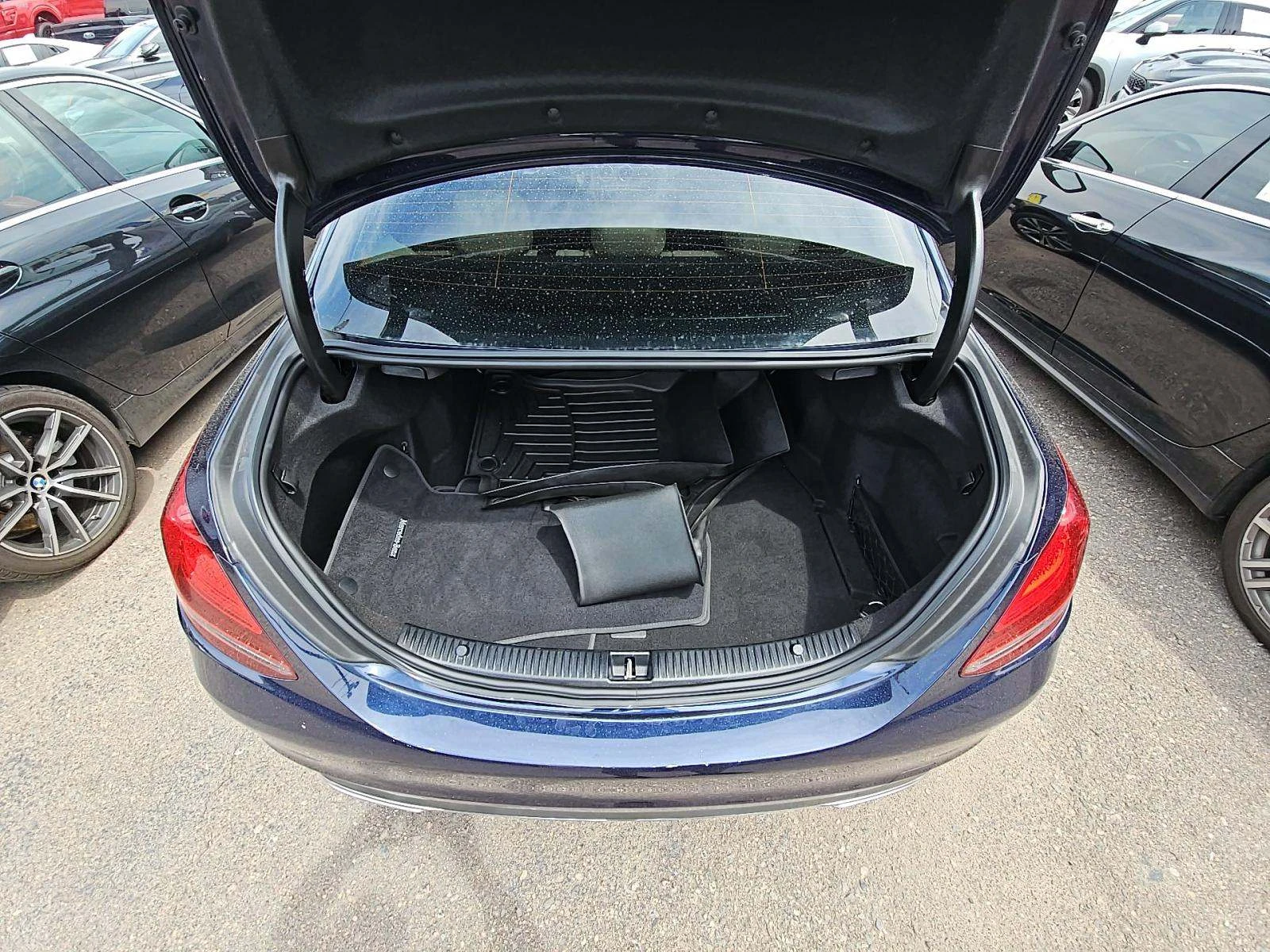 Mercedes-Benz C 300 * 4MATIC * CARFAX * ЦЕНА ДО БЪЛГАРИЯ - изображение 10