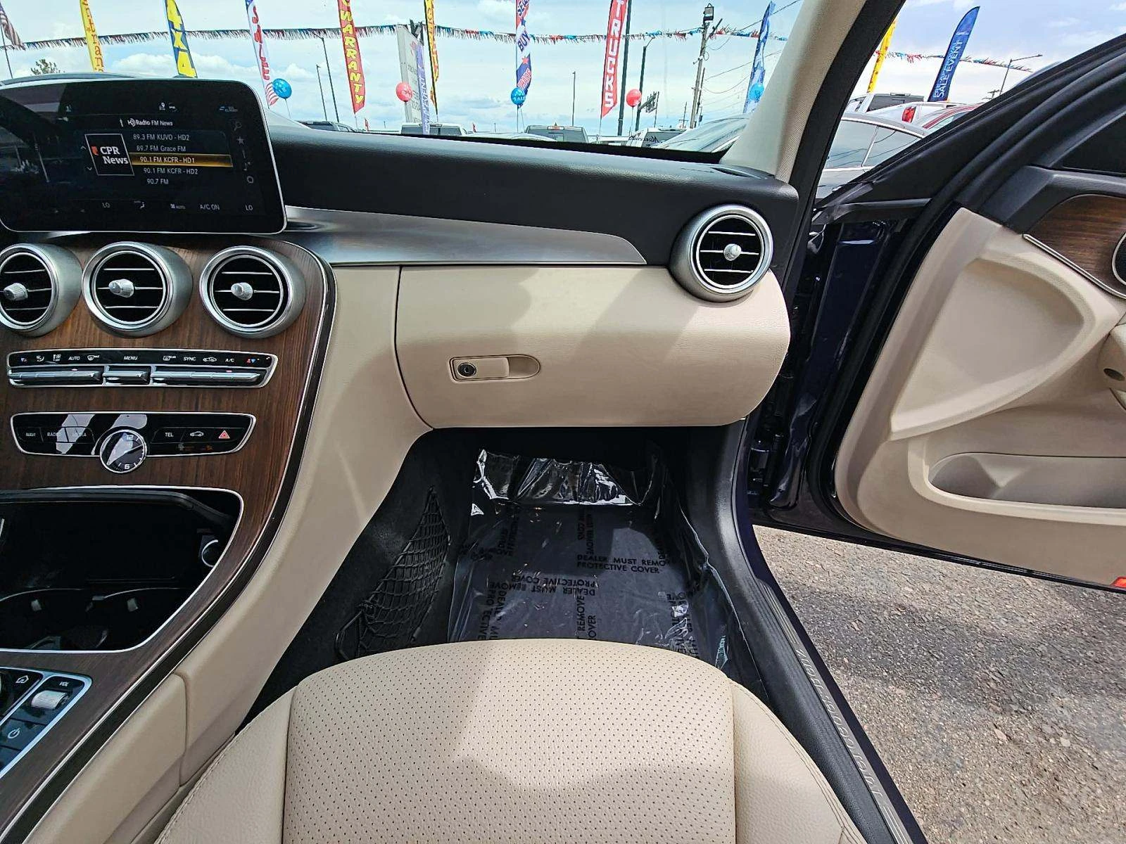 Mercedes-Benz C 300 * 4MATIC * CARFAX * ЦЕНА ДО БЪЛГАРИЯ - изображение 8