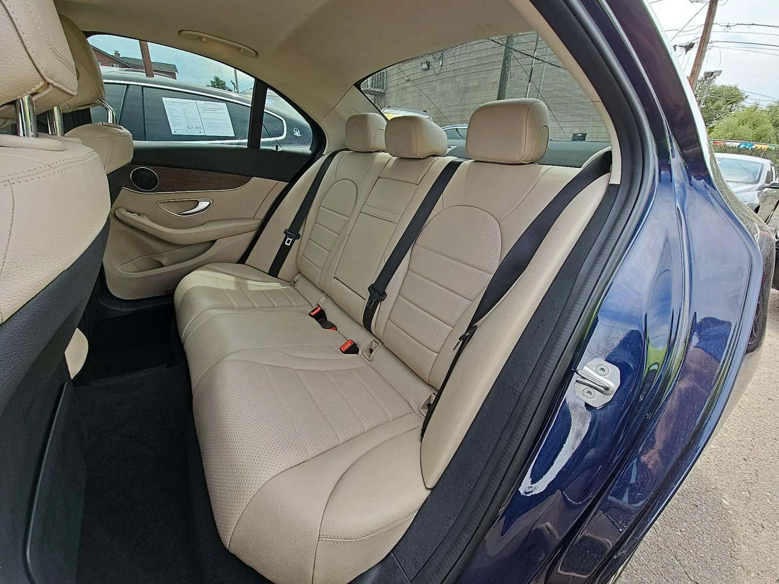 Mercedes-Benz C 300 * 4MATIC * CARFAX * ЦЕНА ДО БЪЛГАРИЯ - изображение 9