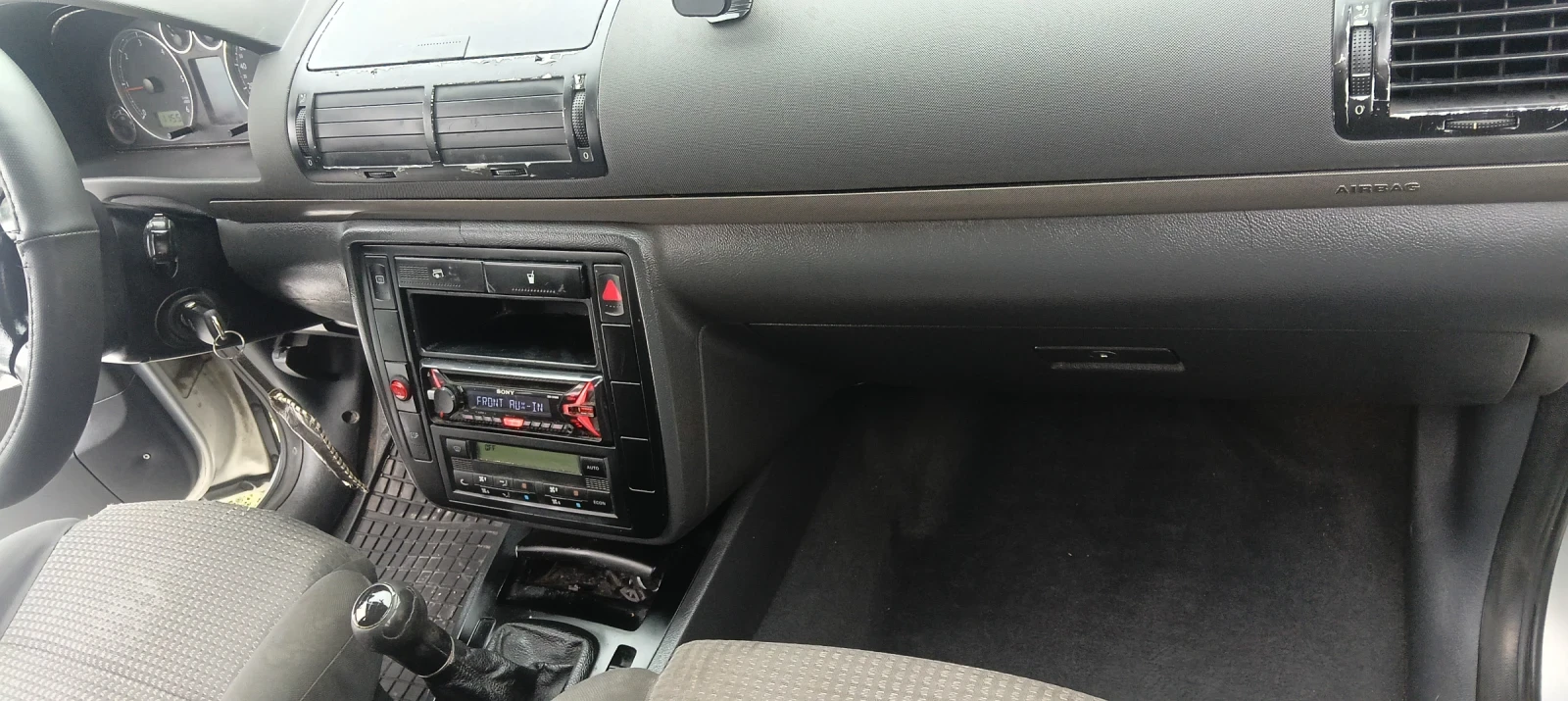 VW Sharan 1.9TDI, 131.к.с - изображение 8