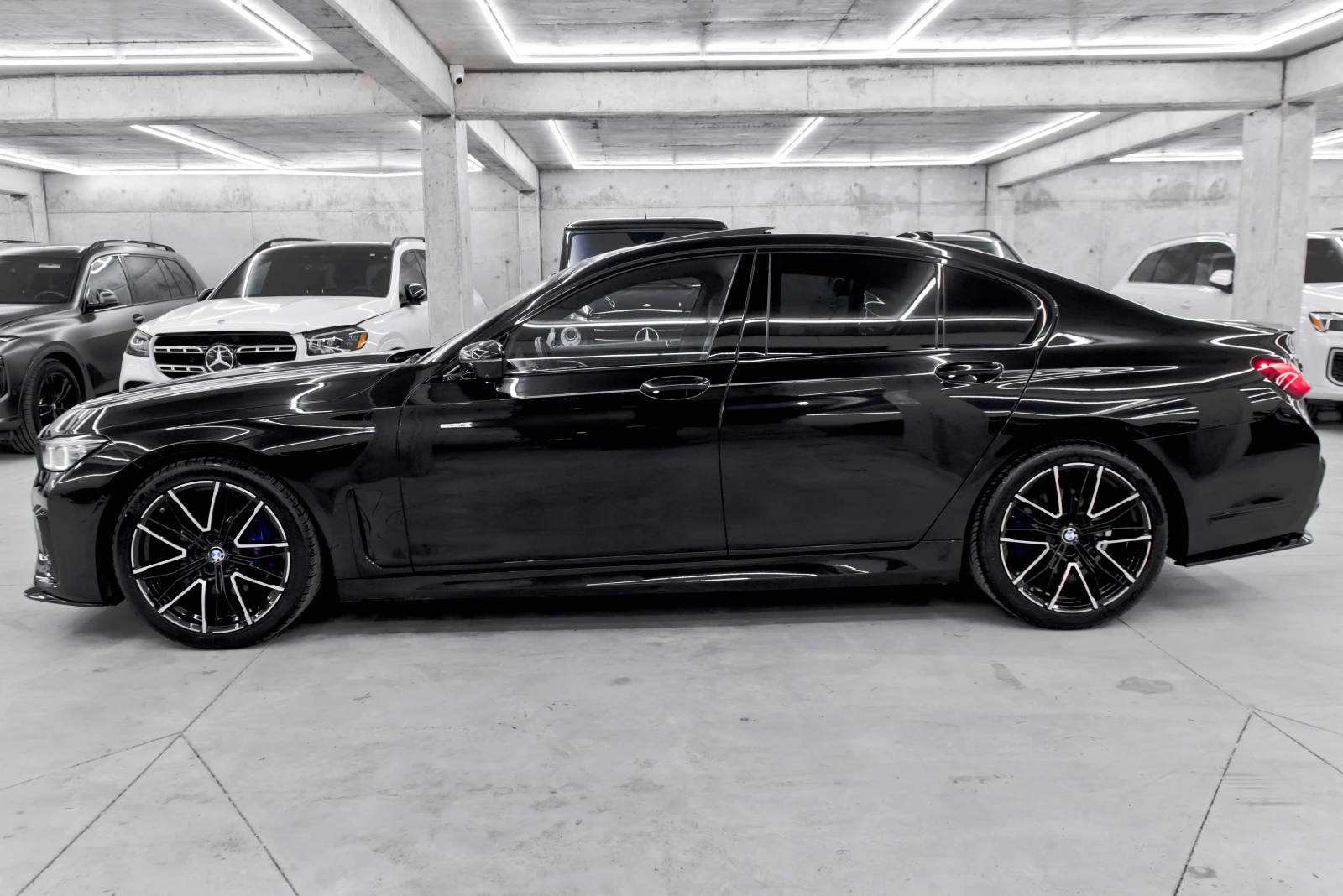 BMW 730 D* 3xTV* Laser* H&K* Масаж, снимка 7 - Автомобили и джипове - 53906321