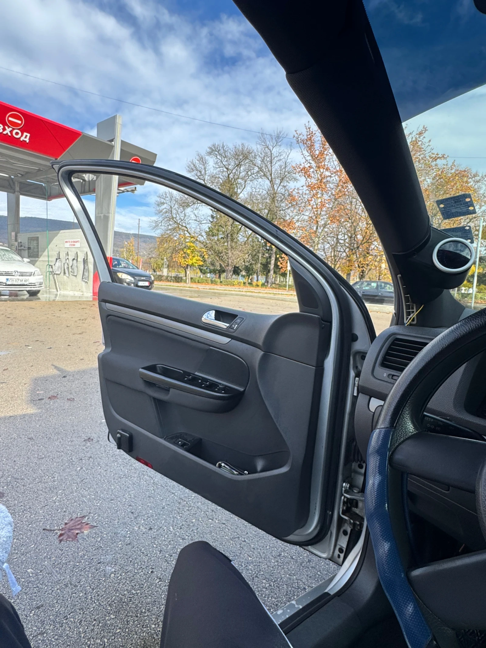 VW Golf, снимка 14 - Автомобили и джипове - 53978491