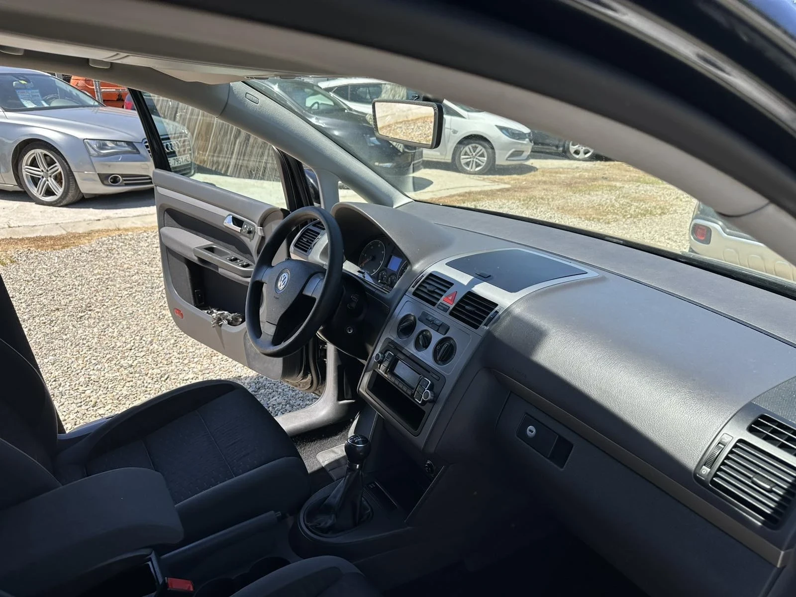 VW Touran 1.9 TDI, снимка 13 - Автомобили и джипове - 54805541