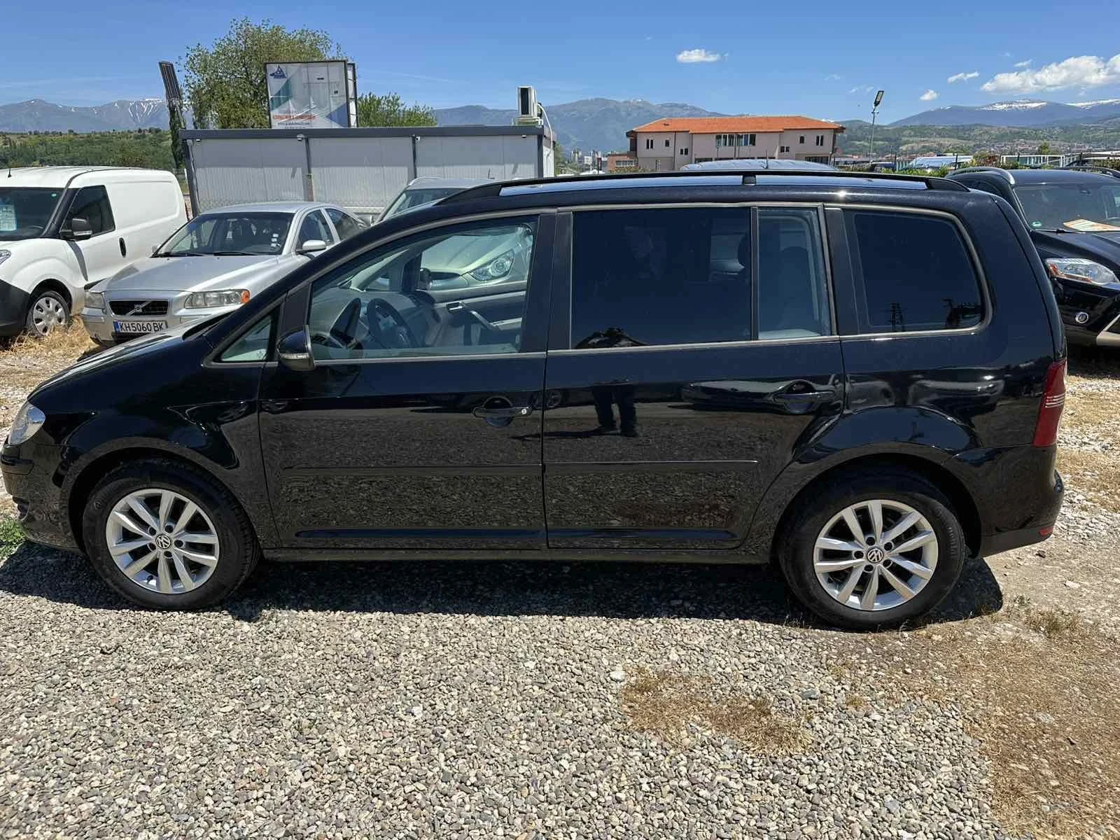 VW Touran 1.9 TDI, снимка 6 - Автомобили и джипове - 54805541