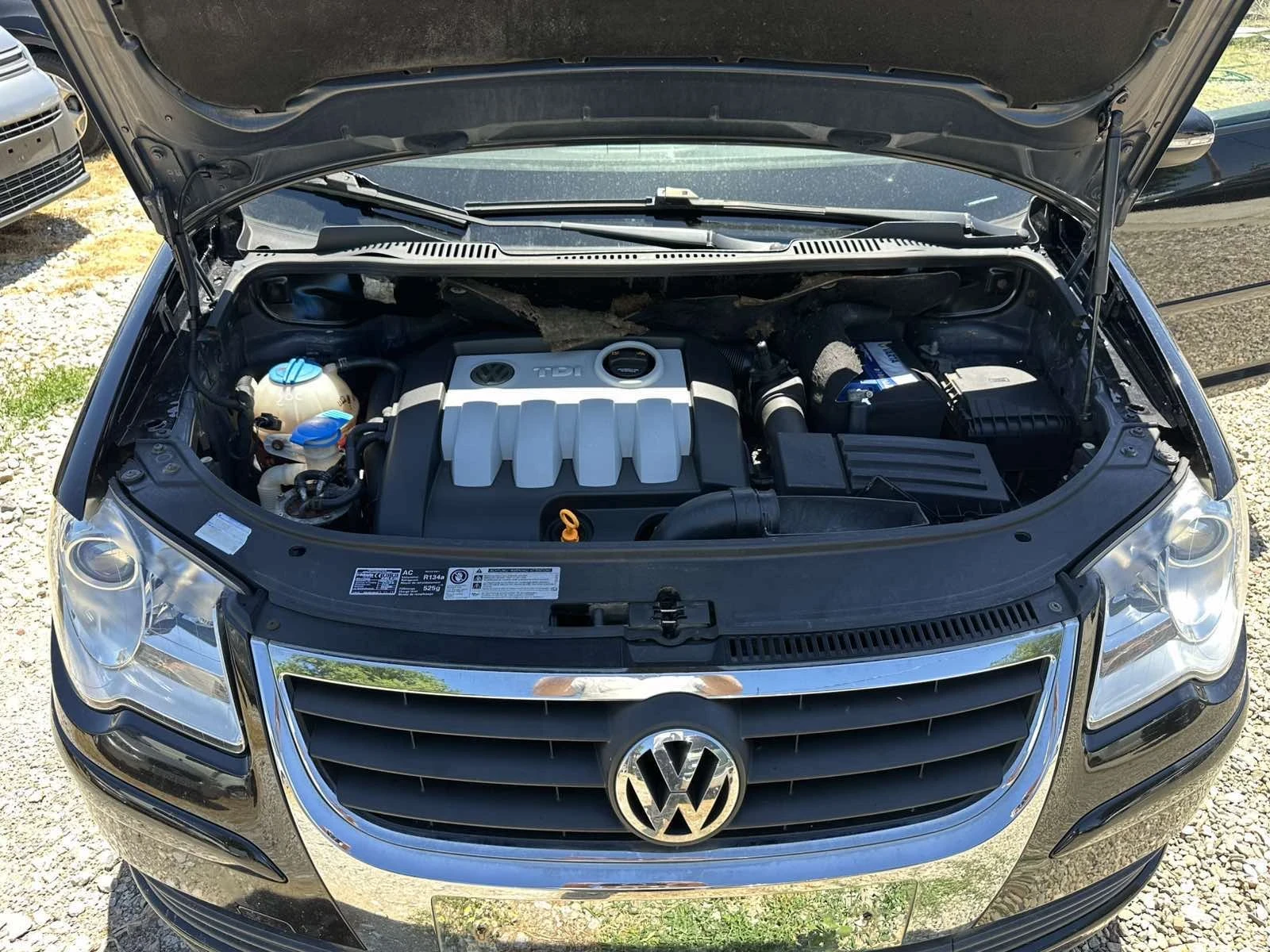 VW Touran 1.9 TDI, снимка 14 - Автомобили и джипове - 54805541