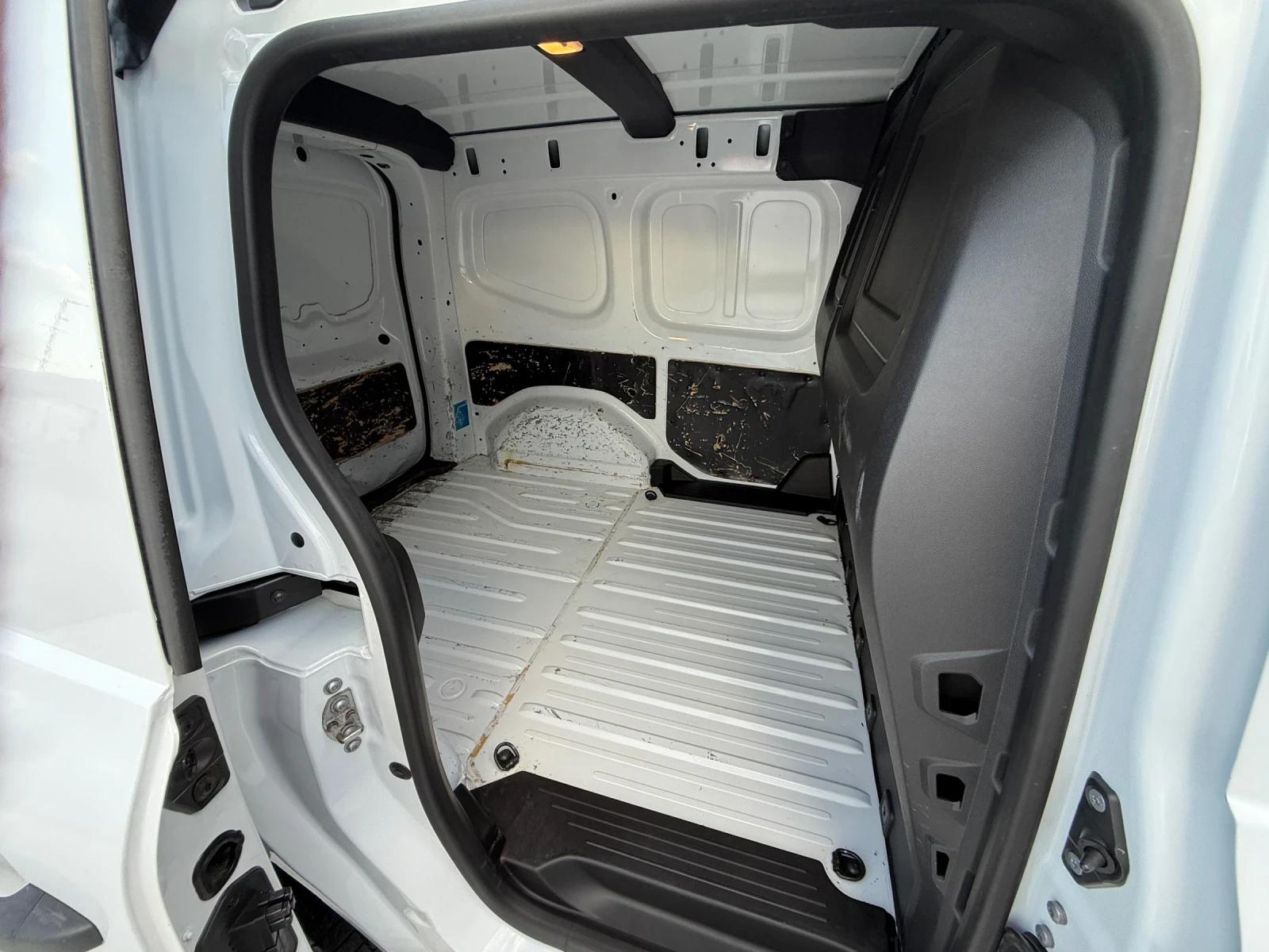 Renault Kangoo 1.5DCi, LED, Автоматик, Кожа, Навигация, Уникат!, снимка 8 - Автомобили и джипове - 54836232