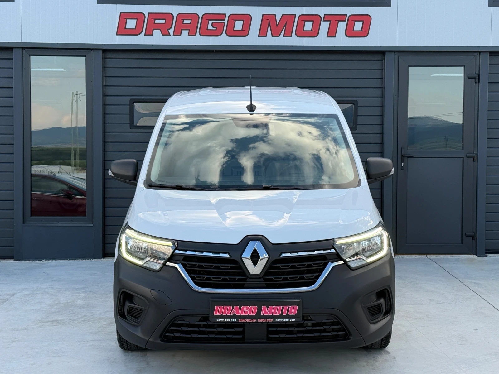 Renault Kangoo 1.5DCi, LED, Автоматик, Кожа, Навигация, Уникат!, снимка 2 - Автомобили и джипове - 54836232