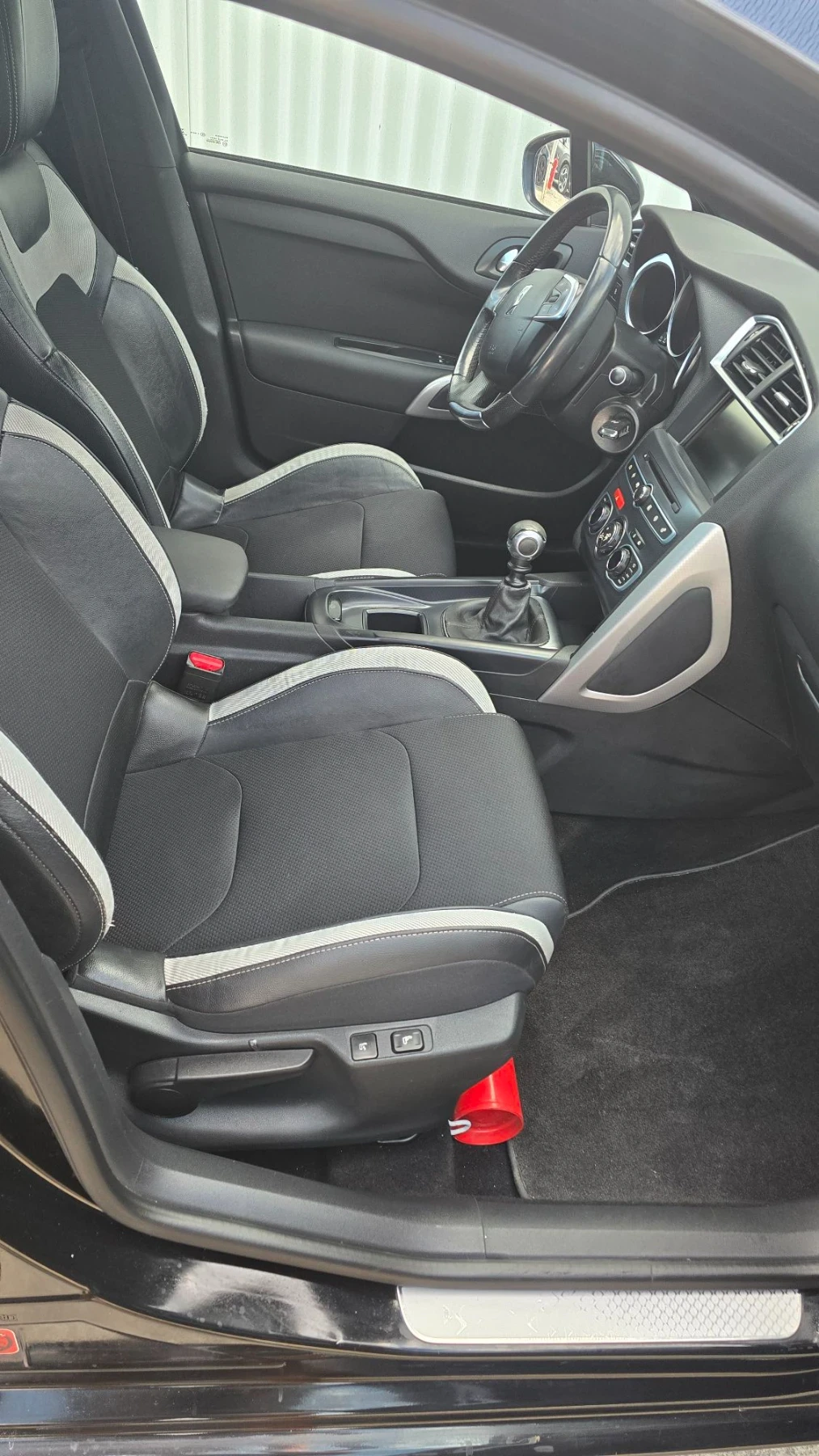 Citroen DS4 1.6 HDI* 115kc* 6 скорости, снимка 10 - Автомобили и джипове - 55687619