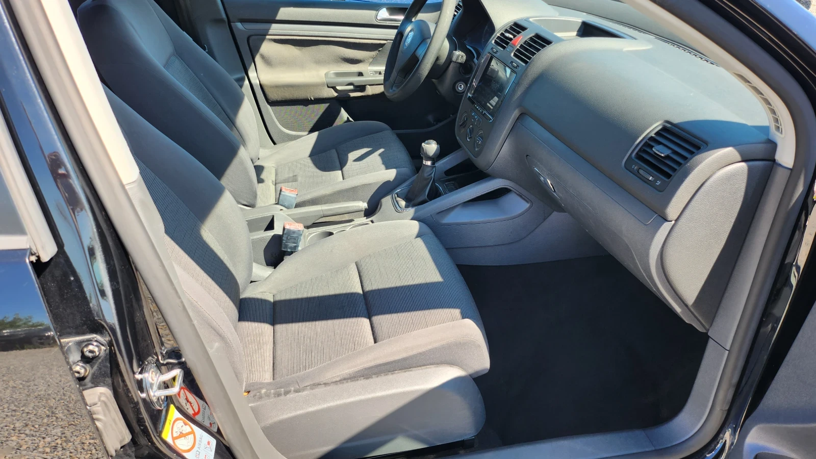 VW Golf 1.9TDI 1O5 коня, снимка 10 - Автомобили и джипове - 55769341