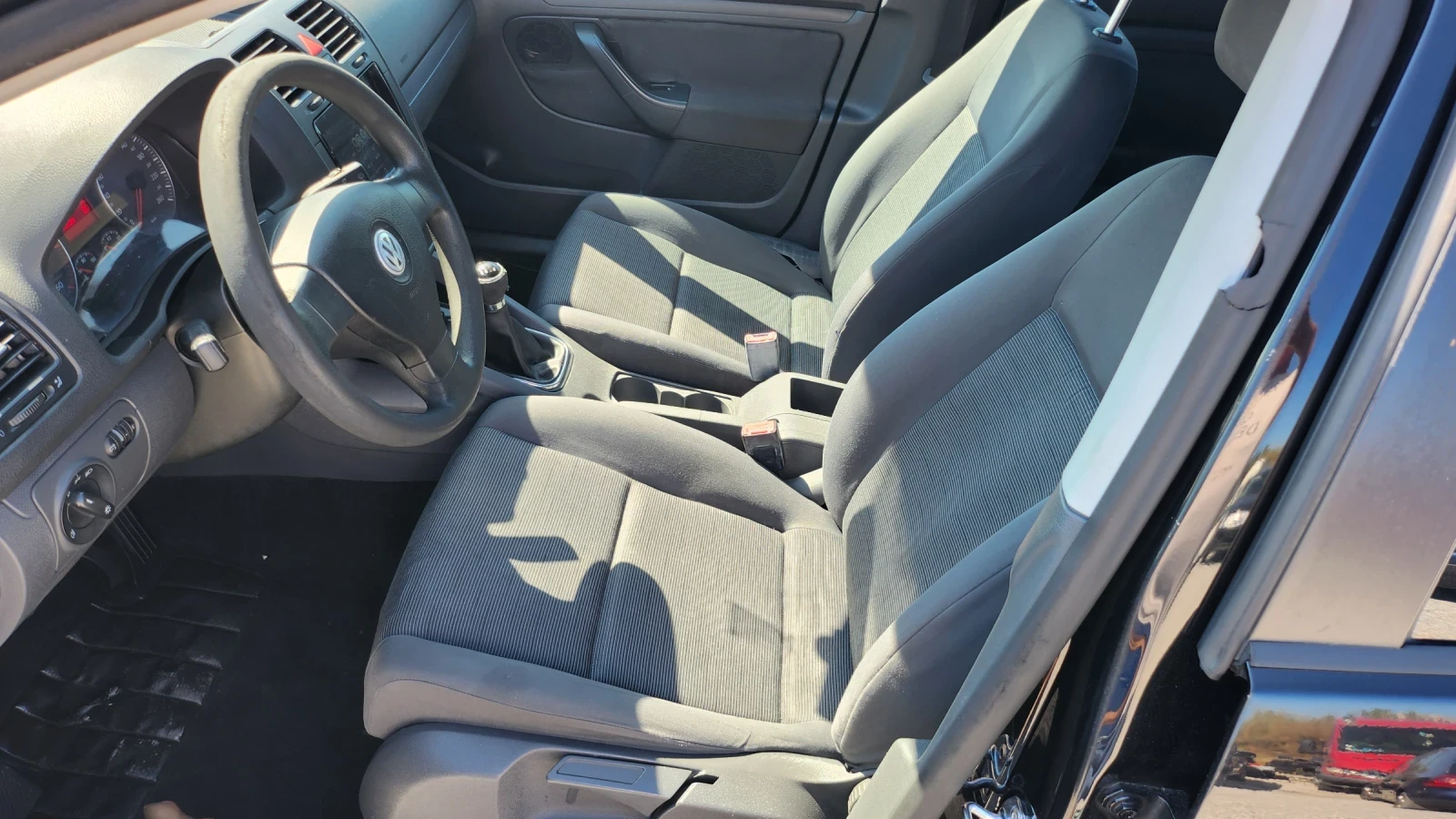 VW Golf 1.9TDI 1O5 коня, снимка 9 - Автомобили и джипове - 55769341