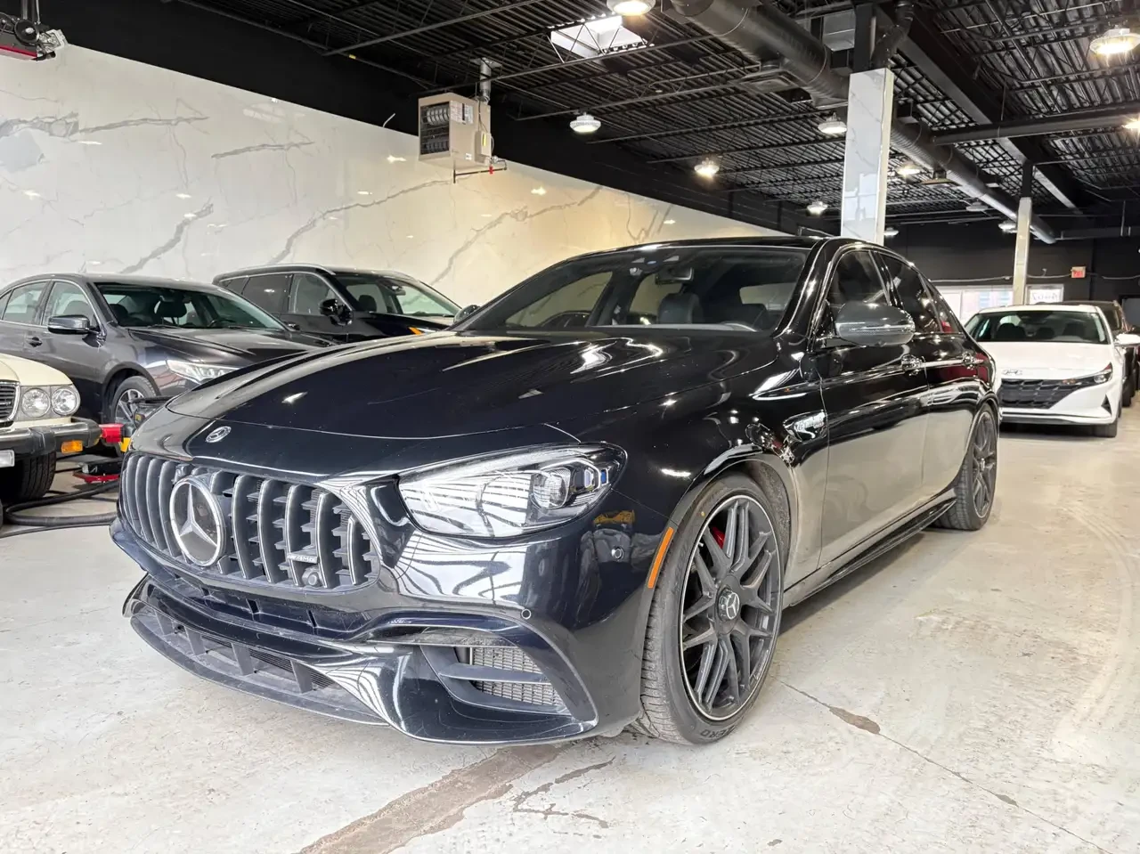 Mercedes-Benz E 55 AMG E 63 S 4MATIC+ Sedan* XTREMELY LOW KMS* 11 | Mobile.bg � ����������� 1