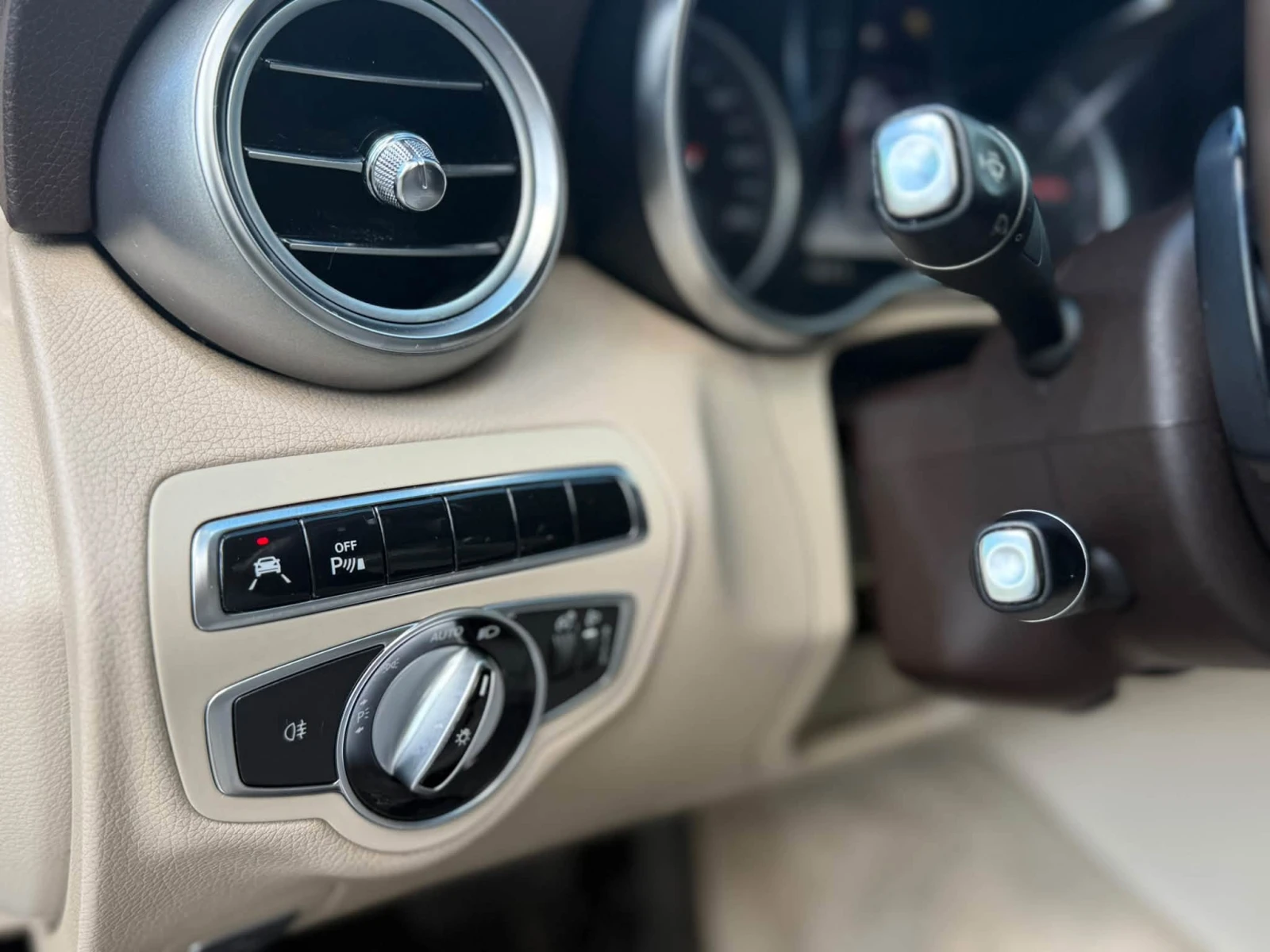 Mercedes-Benz C 220, снимка 11 - Автомобили и джипове - 56266375