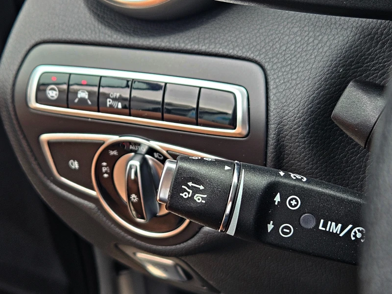 Mercedes-Benz GLC 250 ! 6.3AMG/GERMANY/DISTR/LINE ASYST/ПОДГРЕВ/ПАМЕТ/LI, снимка 12 - Автомобили и джипове - 51030110