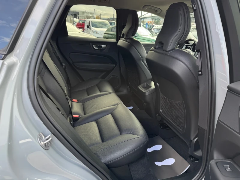 Volvo XC60 2.0D-B4-AWD-HYBRID-FACELIFT-KEYLESS-CAMERA-TOP, снимка 15 - Автомобили и джипове - 52518899