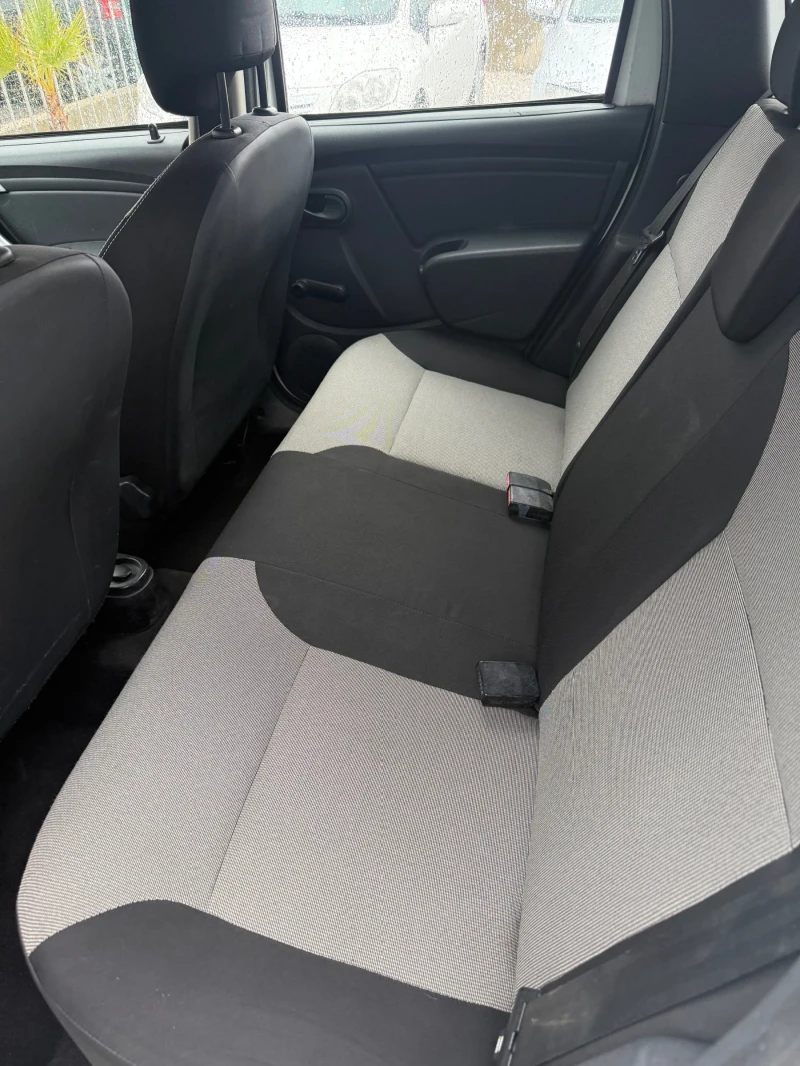 Dacia Duster 1.6 Бензин/ Газ, снимка 6 - Автомобили и джипове - 52840482