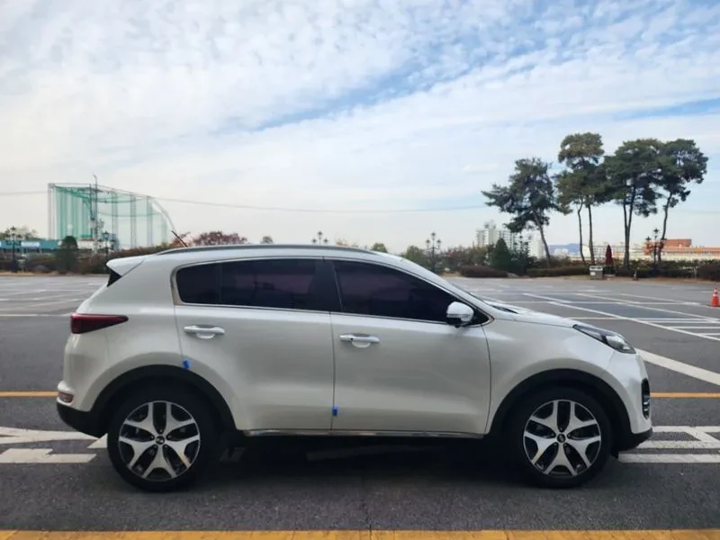 Kia Sportage, снимка 11 - Автомобили и джипове - 52558695